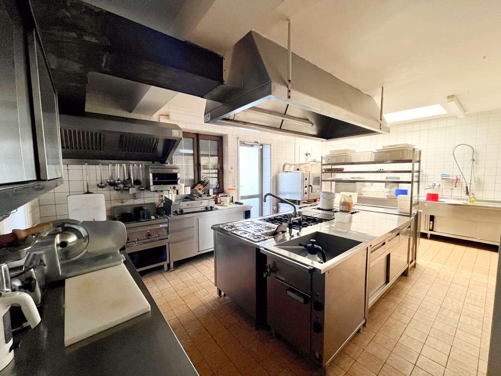 Immobilie in Zweiflingen - Gastronomieanwesen mit großzügigem Wohnbereich und Ausbaupotenzial - Bild 3