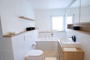 *Hochwertig möblierte 3-Zimmer- Wohnung mit Marktblick!* – Markt 14, 53111 Bonn-Zentrum, Bonn – Vorschaubild 2
