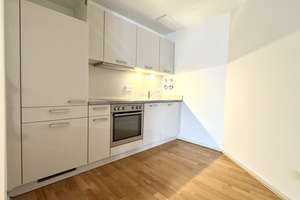 Nähe Innenstadt: 2-Zimmer-Neubauwohnung mit EBK, Wannenbad und Balkon