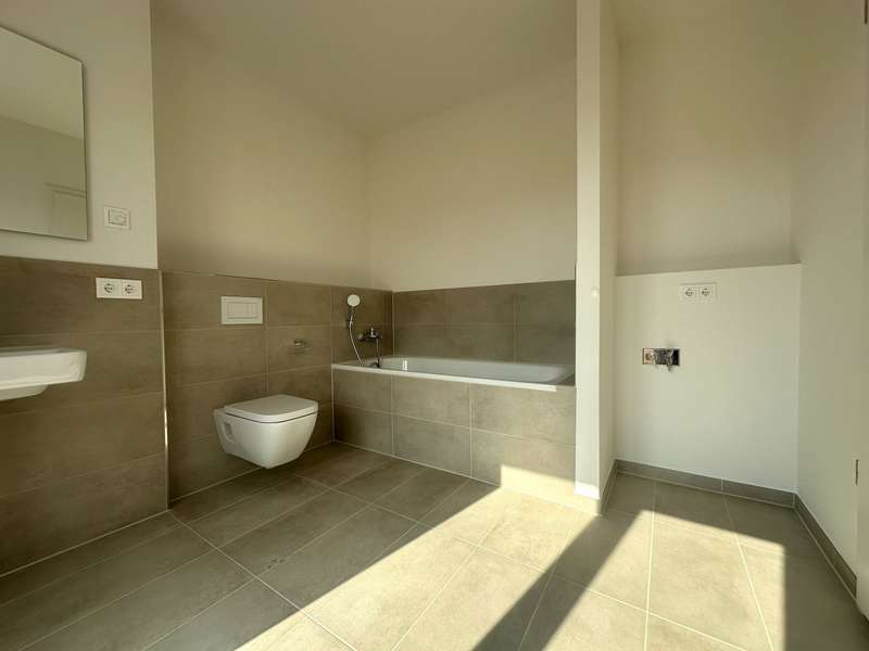 **Erstbezug** Große 3-Raum-Wohnung mit Terrasse in Dresden-Friedrichstadt - Photo 5