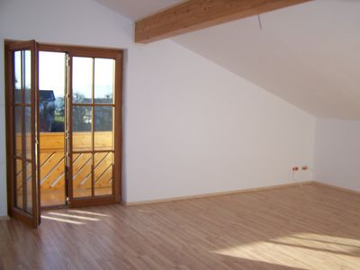 Stilvolle, 3-Zimmer-Wohnung mit Balkon in Tattenhausen