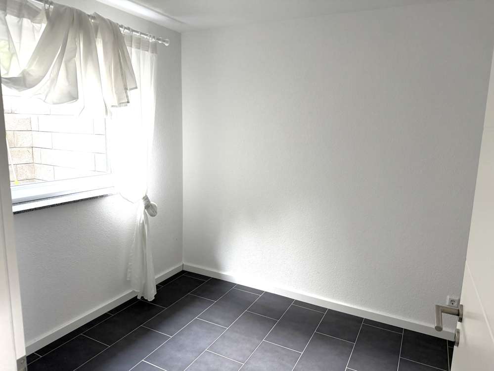 Immobilie in Mertesheim - Frische Luft, freier Blick, hoher Wohnkomfort = Lebensqualität! Modernes EFH m. ELW in Mertesheim! - Bild 33