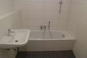 Moderne 2-Zi.-Whg. KfW70 + Balkon + EBK, ruhige Toplage Nähe Westpark/Audi/Klinikum – Albertus-Magnus-Straße 28, 85049 Friedrichshofen-Hollerstauden, Ingolstadt – Vorschaubild 7