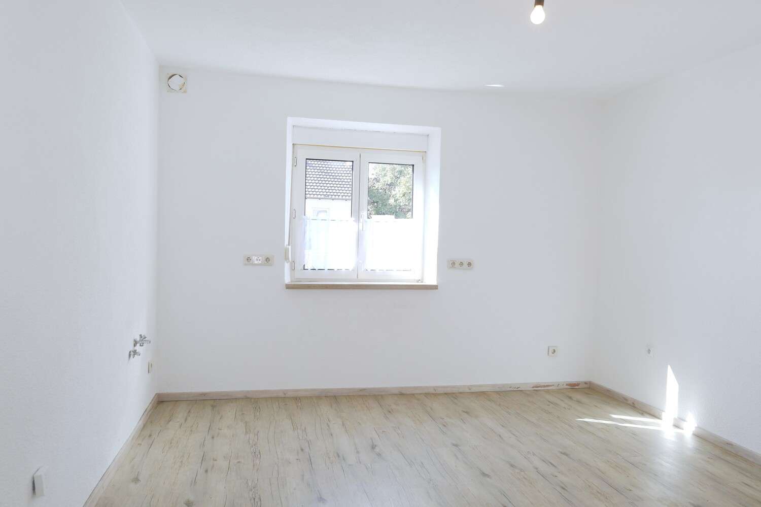 Immobilie in Dürrlauingen - Geräumiges Zweifamilienhaus 
mit großem Grundstück - Bild 5