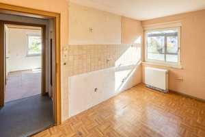 Geräumige Doppelhaushälfte mit Wintergarten und Potenzial zum Wohlfühlzuhause – Neu-Ulm (Kreis) – Vorschaubild 8