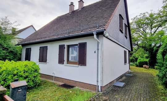 Provisionsfrei - Haus mit Grundstück in Grünwinkel - mit ganz viel Potential-Was ist es Ihnen wert?