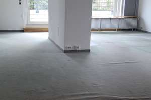 PENTHOUSE mit 100 m² Dachterrasse - SCHWACHHAUSEN - perfekt für Eigennutzer & Anleger