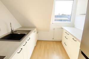 MÖBLIERT und über den Dächern von Düsseldorf: 3 Zimmer in Friedrichstadt – 40215 Friedrichstadt, Düsseldorf – Vorschaubild 5