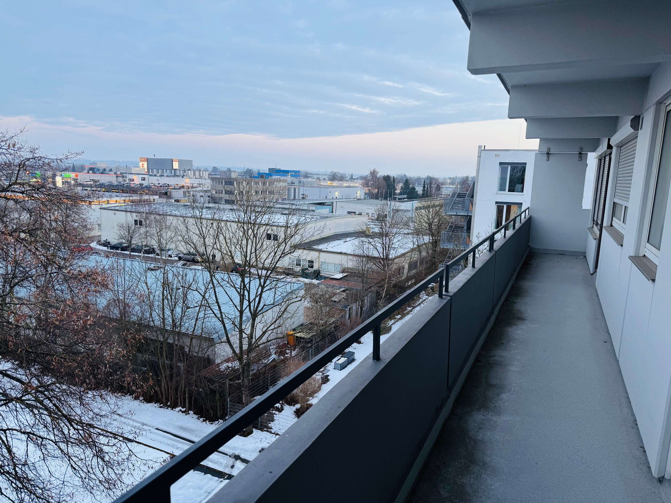 3-Zimmer-Wohnung mit Balkon & Fernblick – viel Potenzial in Augsburg, Augsburg – Bild 2