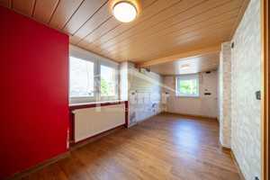 Gepflegtes Wohnhaus mit Ausbaureserve! – Birkenfeld (Kreis) – Vorschaubild 3