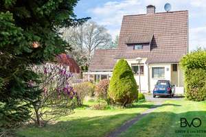 Wohnen & Bauen: Großes Mehrgenerationengrundstück mit EFH und zweiter Bebauungsoption – Die vollständige Adresse der Immobilie erhältst du vom Anbieter., 24146 Elmschenhagen, Kiel – Vorschaubild 4