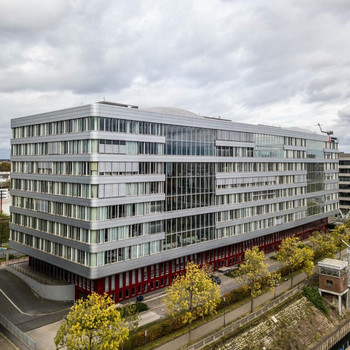 Flexible, lichtdurchflutete Räumlichkeiten | modernes Bürogebäude | Tiefgarage vorhanden