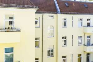 Altbaucharme trifft Grünlage: 2-Zimmer-Wohnung mit Südbalkon & Eigennutzoption in Reinickendorf!