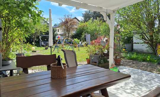 Attraktives Einfamilienhaus mit großzügigem Garten und Garage