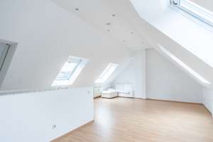 NEW *PAUL & PARTNER* GEMÜTLICHE MAISONETTE-EINHEIT MIT BALKON IN TOP LAGE ! – Die vollständige Adresse der Immobilie erhältst du vom Anbieter., 65183 Mitte, Wiesbaden – Vorschaubild 1