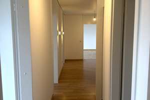 Helle 3-Zimmer-Wohnung: Modernisiertes Zuhause in München – Kandinskystraße 24, 81477 Solln, München – Vorschaubild 2