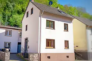 Gepflegtes Einfamilienhaus mit idyllischem Garten und Stellplatz – Ahrweiler (Kreis) – Vorschaubild 1