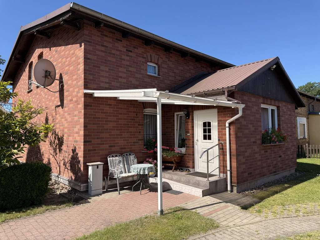 Immobilie in Schwedt/Oder - EINMALIGE GELEGENHEIT | Doppelhaushälfte optimal für eine Großfamilie mit viel Platz und Komfort! - Bild 0