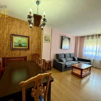 WOHNUNG MIT ANKLEIDEZIMMER