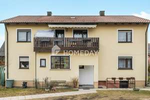 Großzügig & vielseitig: Zweifamilienhaus mit Garten, 2 Garagen und Balkonen in Krondorf – Die vollständige Adresse der Immobilie erhältst du vom Anbieter., 92421 Schwandorf – Vorschaubild 1