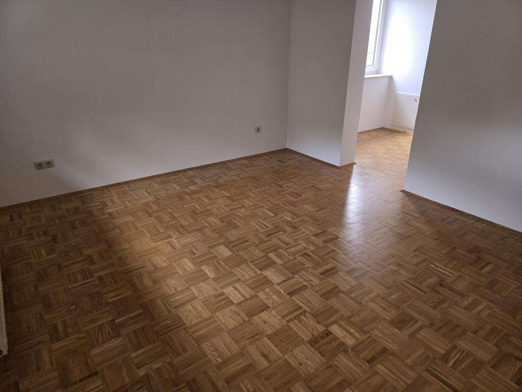 Immobilie in Lappersdorf - großzügige Maisonette-Wohnung mit großem Südbalkon, Garage und Carport - Bild 3