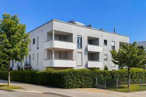 Moderne und Helle 2 Zimmer Wohnung in schöner Anlage mit Süd-Loggia und TG!