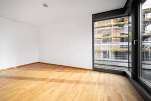 Seltene 3-Zi.-Wohnung mit eigenem Eingang, Dachterrasse, Dachgarten, Lift, ruhige Lage, nahe U-Bahn – Die vollständige Adresse der Immobilie erhältst du vom Anbieter., 80992 Alt-Moosach, München – Vorschaubild 15