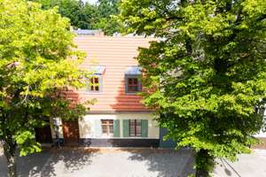 Hochwertig saniertes Mehrgenerationenhaus - ein Grundstück - zwei Häuser - unzählige Möglichkeiten – Die vollständige Adresse der Immobilie erhältst du vom Anbieter., 14482 Babelsberg Süd, Potsdam – Vorschaubild 2