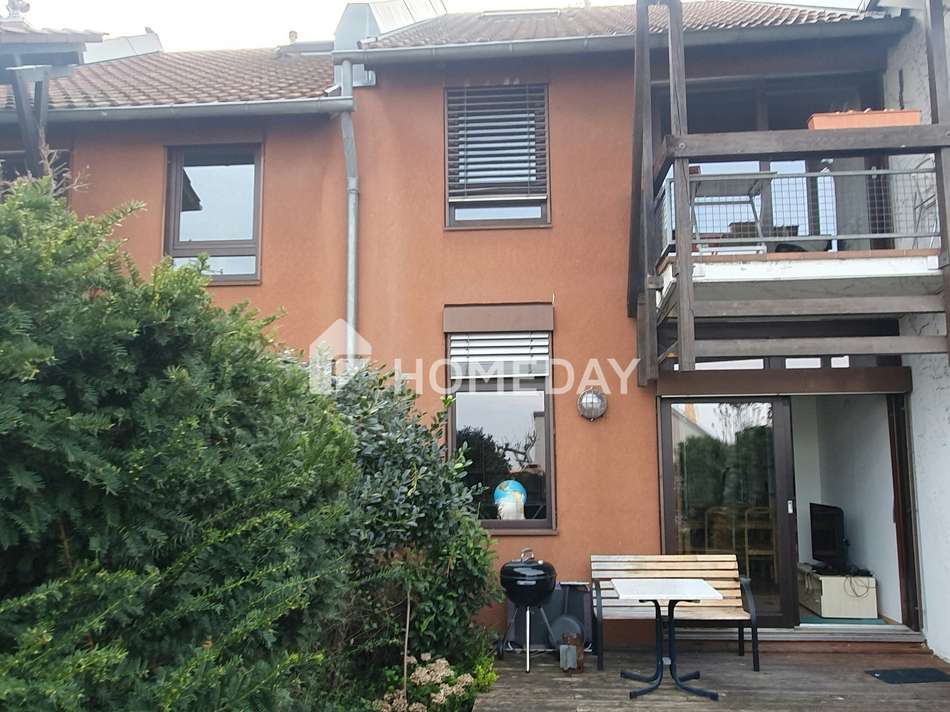 Hausansicht vom Garten mit...