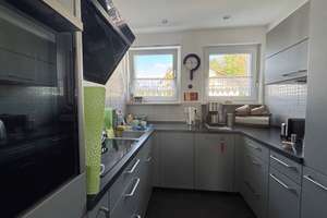 Freistehendes Zweifamilienhaus mit Garten und Garage – tolles Zuhause mit vielfältigen Möglichkeiten – 60388 Bergen-Enkheim, Frankfurt am Main – Vorschaubild 3