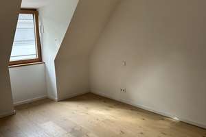 Stylische DG-Wohnung am Englischen Garten | Galerie | Top Lage Schwabing – Kaublbachstrasse 56, 80539 Schwabing-Ost, München – Vorschaubild 11