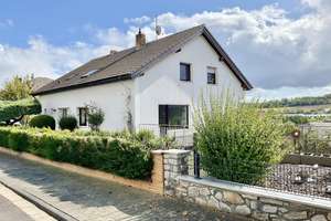 Oberkleen 3-Familienhaus in ruhiger Lage  mit fantastischem Fernblick über die Täler und Wälder – Die vollständige Adresse der Immobilie erhältst du vom Anbieter., 35428 Langgöns – Vorschaubild 2