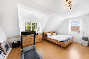 Design-Maisonette (Alleinige Etage) | KfW-A+, Galerie, Kamin | nahe S-Bahn Untermenzing – Manzostr. 15, 80997 Allach, München – Vorschaubild 9