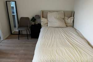 Möbliertes 1-Zimmer Wohnung mit Balkon in Düsseldorf-Oberkassel – Hansaallee 100, 40545 Oberkassel, Düsseldorf – Vorschaubild 2