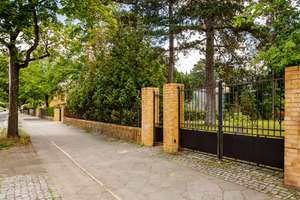 Modern History - Kernsanierte Offiziers-Villa mit großzügigem Grundstück und Raum für neue Ideen – Die vollständige Adresse der Immobilie erhältst du vom Anbieter., 12203 Lichterfelde, Berlin – Vorschaubild 9