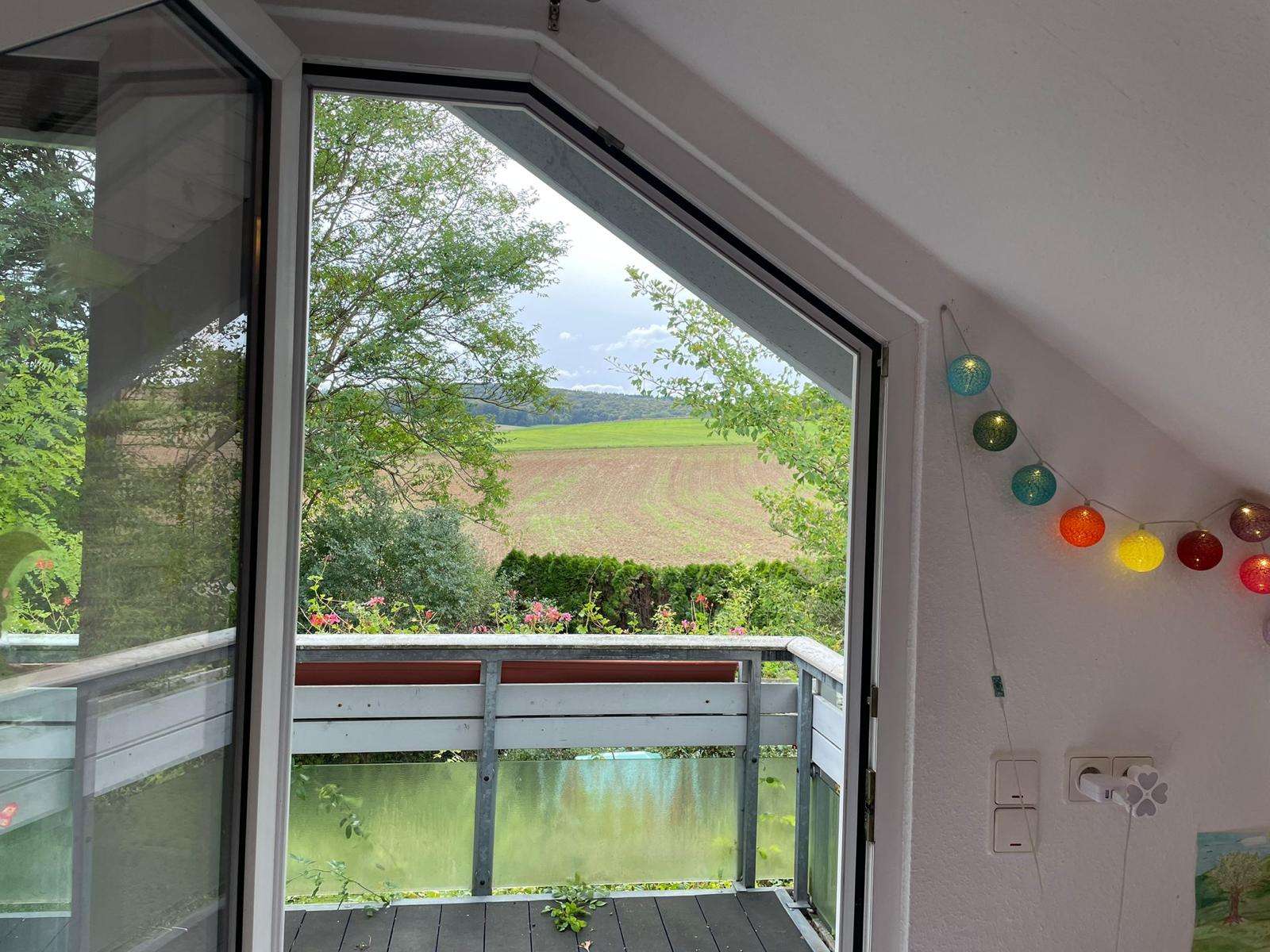 Immobilie in Flacht - Willkommen im Sonnenglanz! Lichtdurchflutetes Zuhause mit großzügigem Gartenparadies - Bild 10