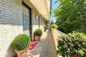Stilvolle Maisonette-Wohnung mit zwei Balkonen und Kamin in begehrter Lage von Düsseldorf – Die vollständige Adresse der Immobilie erhältst du vom Anbieter., 40489 Kaiserswerth, Düsseldorf – Vorschaubild 15