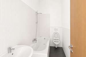 4-Zimmer-Wohnung mit 94 m2 und 2 Balkonen – Uellendahlerstr. 91, 42107 Uellendahl-Katernberg, Wuppertal – Vorschaubild 2