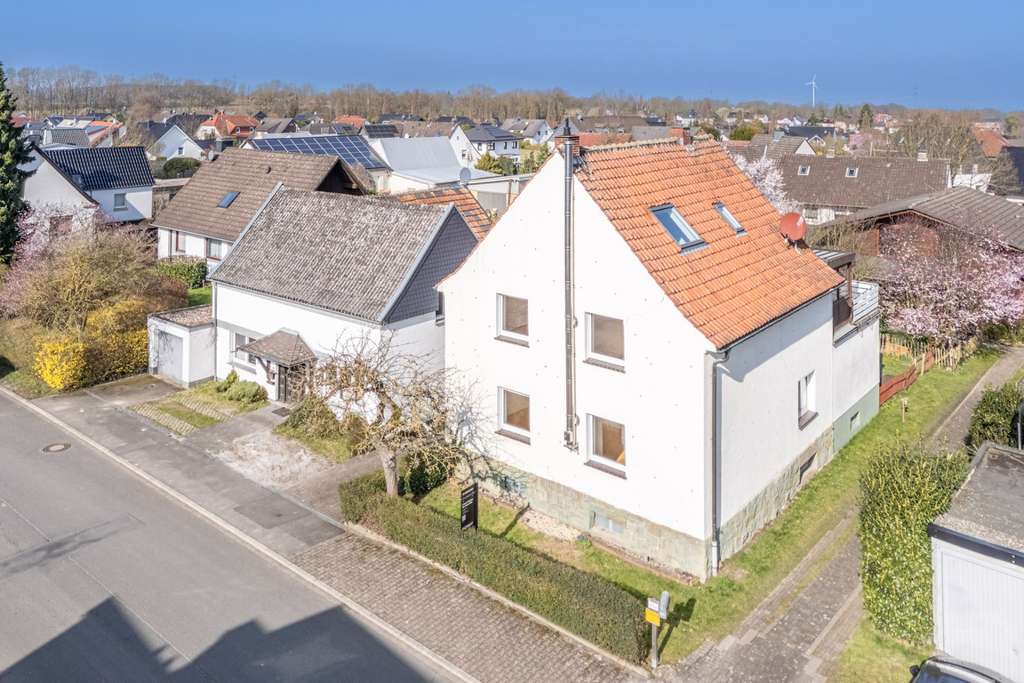 Immobilie in Fröndenberg/Ruhr - Attraktives Doppelangebot: Zwei Häuser im ländlichen Umfeld - Bild 0