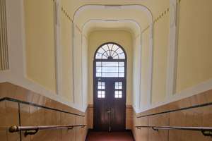 CHARMANTE STILVOLLE 4-ZIMMER-ALTBAU-ETW, ca.130 m²,  1.OG, Balkon,NEUHAUSEN-Leonrodstraße