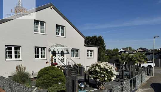 Bild von Isernhagen NB **TOP-EXKLUSIVE** 2-Familienhaus in bester Wohnlage von Isernhagen!
