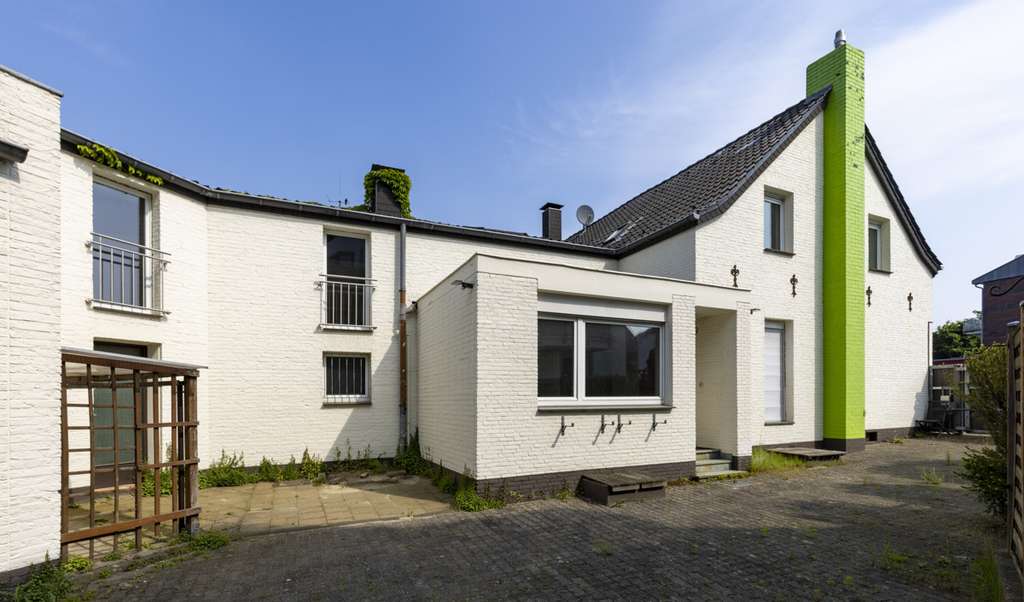 Immobilie in Meerbusch - Ein wahres Unikat! Freistehendes Einfamilienhaus mit Einliegerwohnung in Meerbusch-Büderich - Bild 4