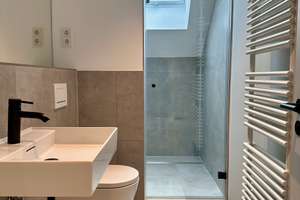 Luxus Dachgeschoss Wohnung (große Loggia ) -  Komplett saniert  - mit Klimaanlage & Einbauküche – Hermannstr. 22, 40233 Flingern Nord, Düsseldorf – Vorschaubild 22