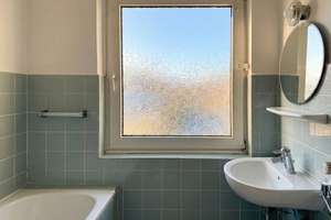 Großzügige 3 bis 4-Zimmer-Wohnung mit Terrasse und Einzelgarage in guter Lage – Die vollständige Adresse der Immobilie erhältst du vom Anbieter., 22453 Niendorf, Hamburg – Vorschaubild 12