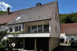 Geräumiges Haus mit großem Grundstück und Lagerflächen direkt an der Schmiech – Alb-Donau-Kreis – Vorschaubild 1