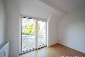3-4 Zimmer: Maisonette-Dachgeschosswohnung mit Terrasse direkt auf der Luegallee – Luegallee 10, 40545 Oberkassel, Düsseldorf – Vorschaubild 17