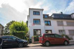 Top!! Dichterviertel - Einfamilienhaus mit 9 Zimmern und großem Garten – Frankfurt am Main – Vorschaubild 1