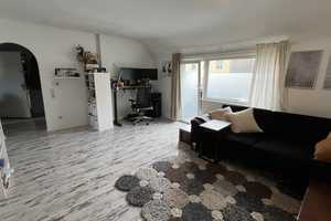 Stilvolle 2-Zimmer-Dachgeschosswohnung mit Balkon - urbanes Wohnen im Herzen von D-Flingern  – Ackerstraße 113a, 40233 Düsseldorf – Vorschaubild 5