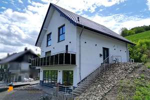 Neuwertiges & modernes Einfamilienhaus mit besonderem Grundstückskonzept auf drei Ebenen – Die vollständige Adresse der Immobilie erhältst du vom Anbieter., 51645 Gummersbach – Vorschaubild 18