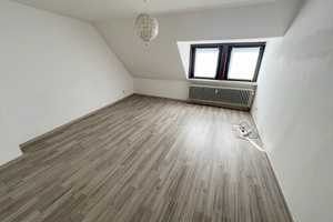 Schöne Dachgeschosswohnung in einem modernen Haus – Bremerhaven – Vorschaubild 1